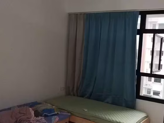 整套出租 • 裕廊东 •  Plantation Crescent • S$1700 • 2房(1臥室) • 830ft² / 77m² 照片
