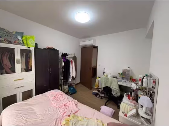 整套出租 • 裕廊东 •  Plantation Crescent • S$1700 • 2房(1臥室) • 830ft² / 77m² 照片