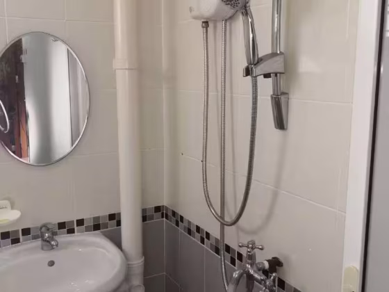 单间出租 • 武吉知马 • 606 Bedok Reservoir Road • S$1250 • 5房(4臥室) • 主人房 照片