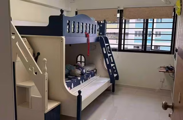 单间出租 • 义顺 • 209 Yishun Street 21 • S$600 • 3房(2臥室) • 普通房