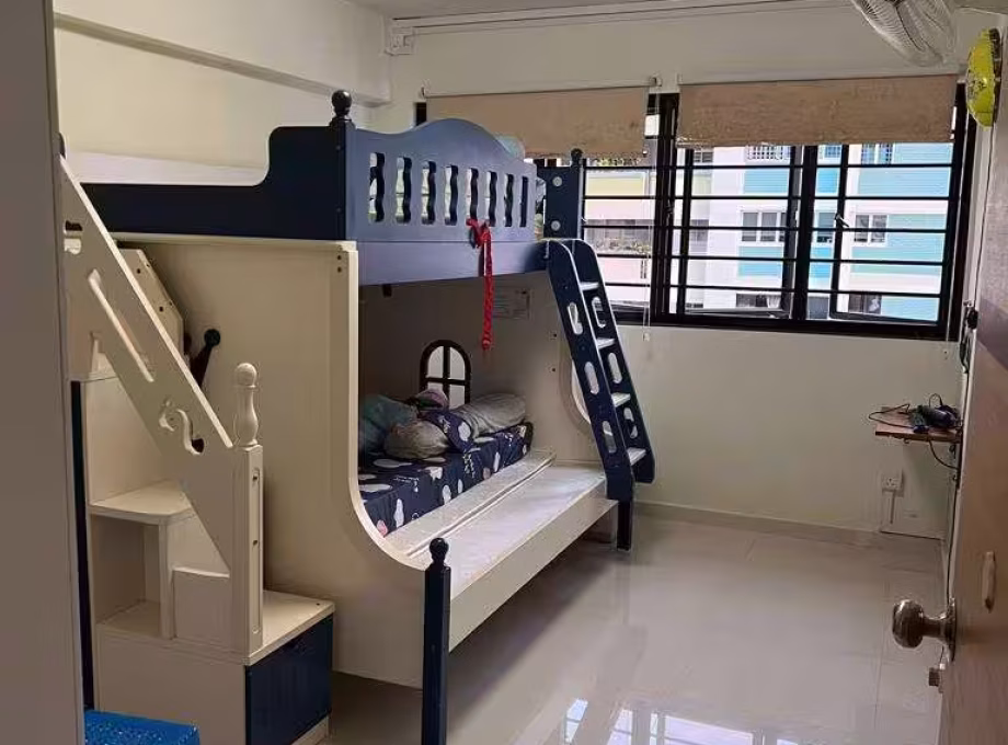 单间出租 • 义顺 • 209 Yishun Street 21 • S$600 • 3房(2臥室) • 普通房 照片