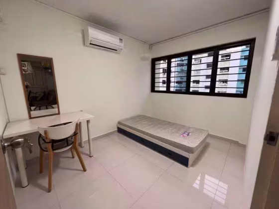 单间出租 • 义顺 • 209 Yishun Street 21 • S$600 • 3房(2臥室) • 普通房 照片