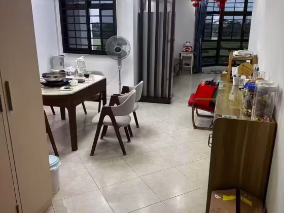 房屋出售 • 后港 • 484 Admiralty Link • S$570000 • 3房(2臥室) • 1184ft² / 109m² 照片