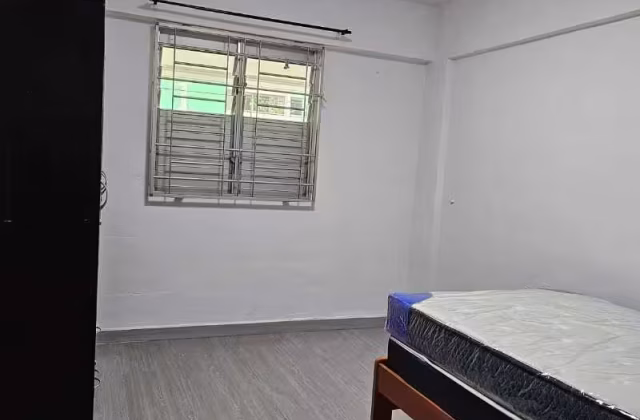 单间出租 • 乌节 • 644 Ang Mo Kio Avenue 4 • S$700 • 3房(2臥室) • 普通房