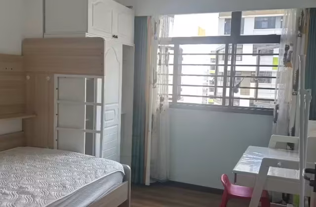 单间出租 • 西部集水区 • 609A Tampines North Drive 1 • S$850 • 4房(3臥室) • 普通房