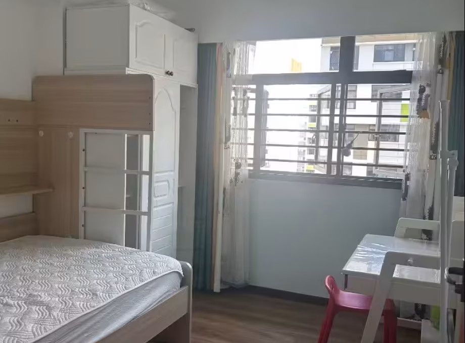 单间出租 • 西部集水区 • 609A Tampines North Drive 1 • S$850 • 4房(3臥室) • 普通房 照片