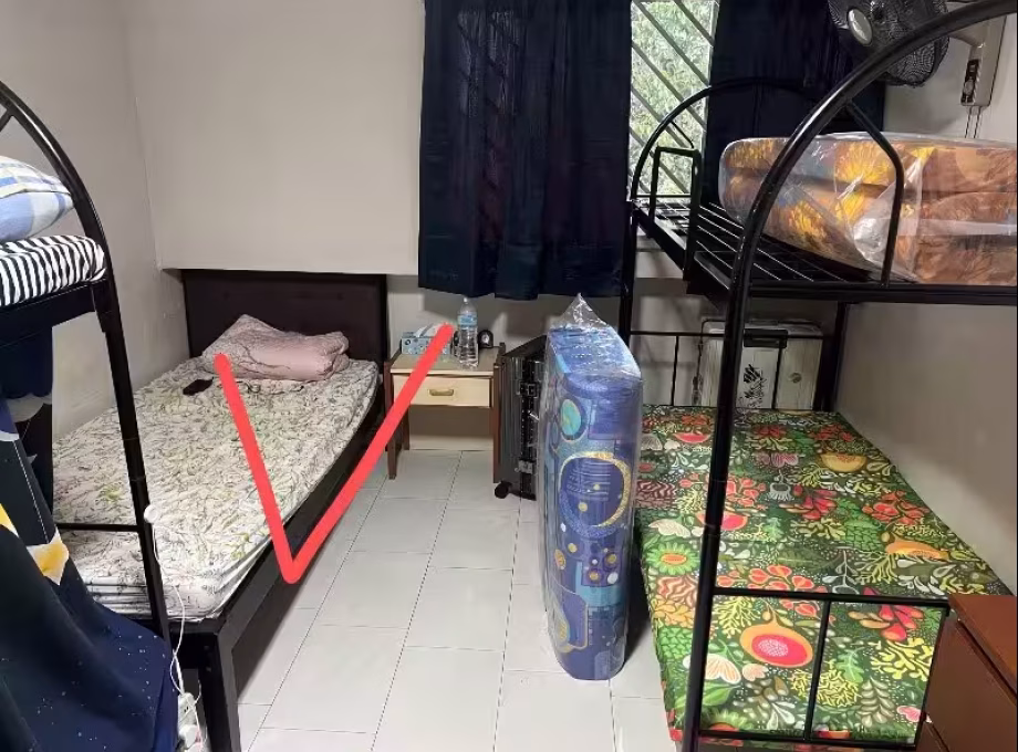 单间出租 • 林厝港 • 208 Boon Lay Place • S$400 • 3房(2臥室) • 床位出租 照片