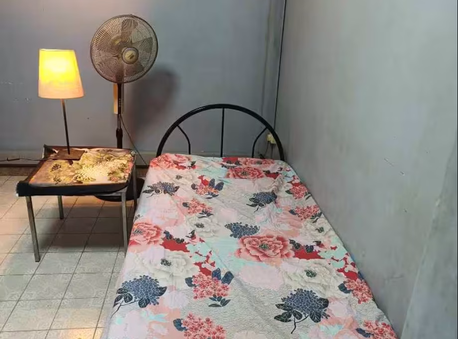 单间出租 • 乌节 • 611 Ang Mo Kio Avenue 5 • S$650 • 4房(3臥室) • 普通房 照片