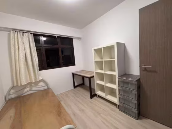 单间出租 • 马林百列 •  Lorong 1 Toa Payoh • S$1200 • 2房(1臥室) • 普通房 照片