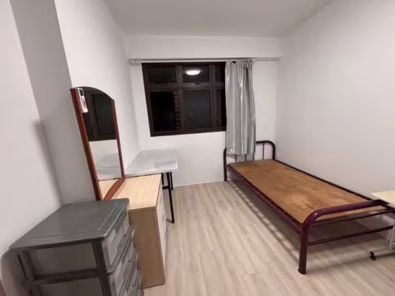 单间出租 • 马林百列 •  Lorong 1 Toa Payoh • S$1200 • 2房(1臥室) • 普通房 照片