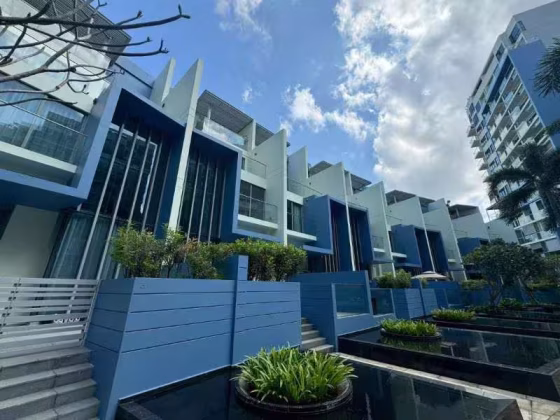 房屋出售 • 梧槽 •  Skies Miltonia • S$3500000 • 聚落式排屋 • 4672ft² / 434m² 照片