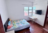 单间出租 • 欧南 •  Canberlin Lodge • S$1800 • 住宅公寓 • 主人房
