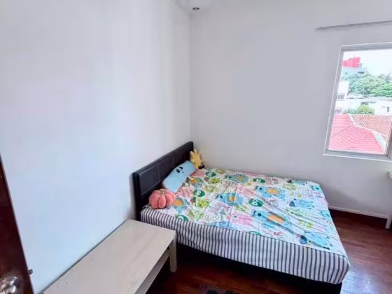 单间出租 • 欧南 •  Canberlin Lodge • S$1800 • 住宅公寓 • 主人房 照片