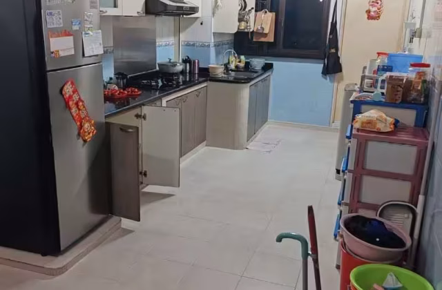 单间出租 • 乌节 • 303 Ang Mo Kio Avenue 1 • S$450 • 4房(3臥室) • 普通房