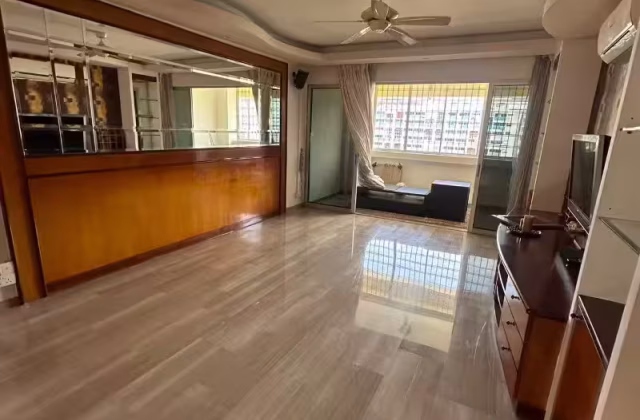 单间出租 • 西部集水区 • 856B Tampines Street 82 • S$1500 • 4房(3臥室) • 主人房