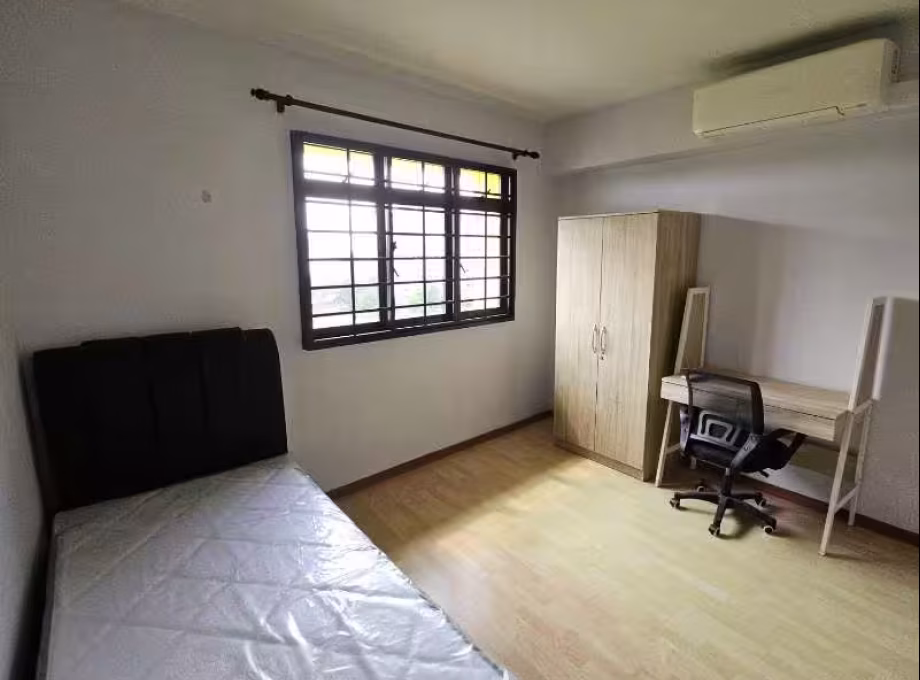 单间出租 • 后港 • 491 Admiralty Link • S$700 • 5房(4臥室) • 普通房 照片