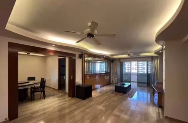 单间出租 • 西部集水区 • 856B Tampines Street 82 • S$1700 • 5房(4臥室) • 主人房