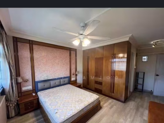 单间出租 • 西部集水区 • 856B Tampines Street 82 • S$1700 • 5房(4臥室) • 主人房 照片