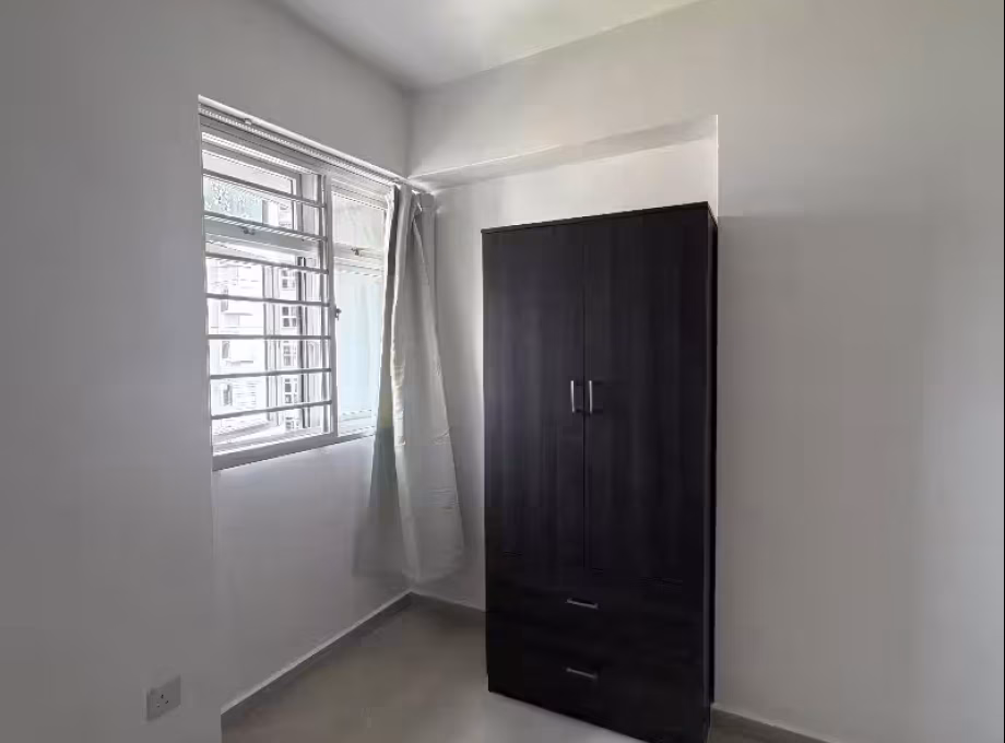 单间出租 • 武吉巴督 • 384 Bukit Batok West Avenue 5 • S$950 • 4房(3臥室) • 普通房 照片