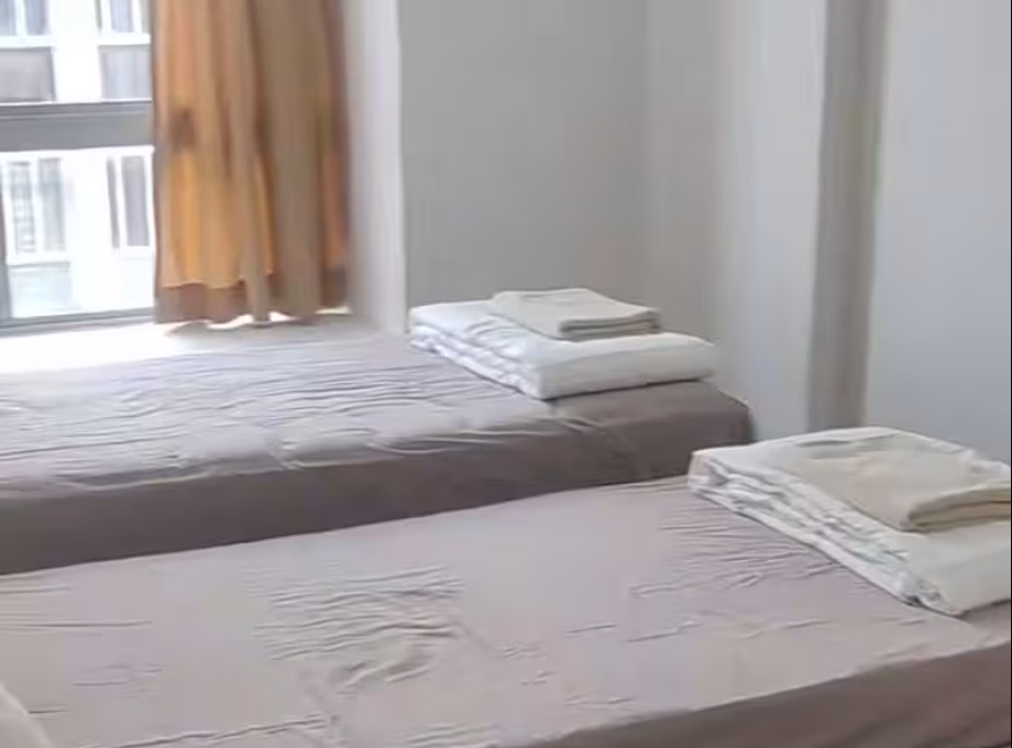 单间出租 • 欧南 •  The Sunflower • S$2400 • 住宅公寓 • 主人房 照片
