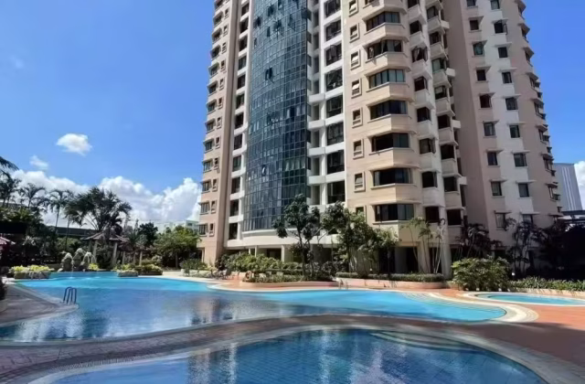 单间出租 • 欧南 •  Simsville • S$1950 • 住宅公寓 • 主人房