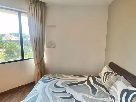 单间出租 • 欧南 •  Simsville • S$1950 • 住宅公寓 • 主人房 照片