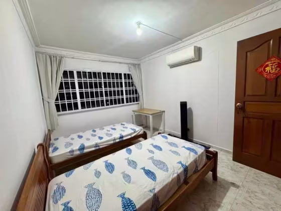 单间出租 • 新加坡河 • 698D Hougang Street 52 • S$1100 • 执行组屋 • 普通房 照片