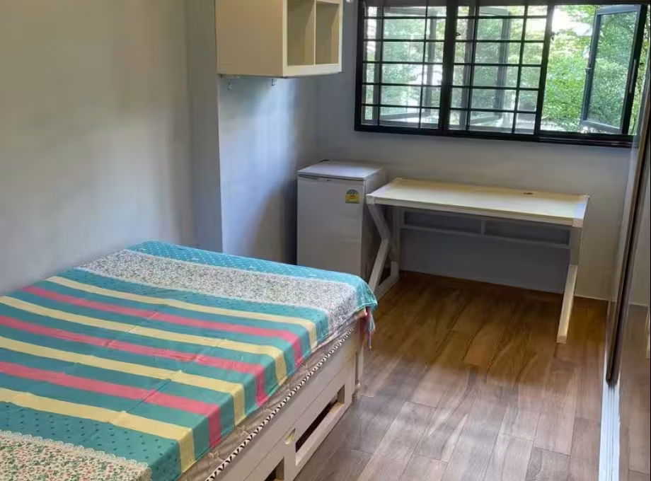 单间出租 • 林厝港 • 196B Boon Lay Drive • S$850 • 5房(4臥室) • 普通房 照片