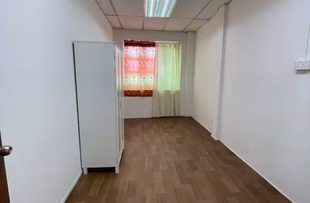 单间出租 • 博物馆 •  Geylang Road • S$1288 • 店屋 • 普通房