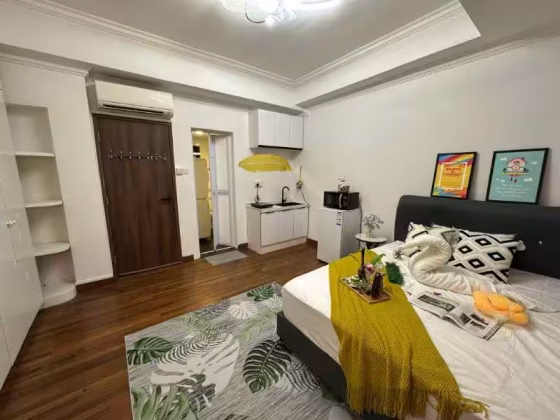 单间出租 • 武吉知马 •  Kew Residencia • S$1968 • 联排排屋 • 主人房 照片