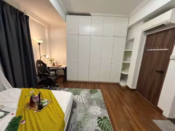 单间出租 • 武吉知马 •  Kew Residencia • S$1968 • 联排排屋 • 主人房 照片