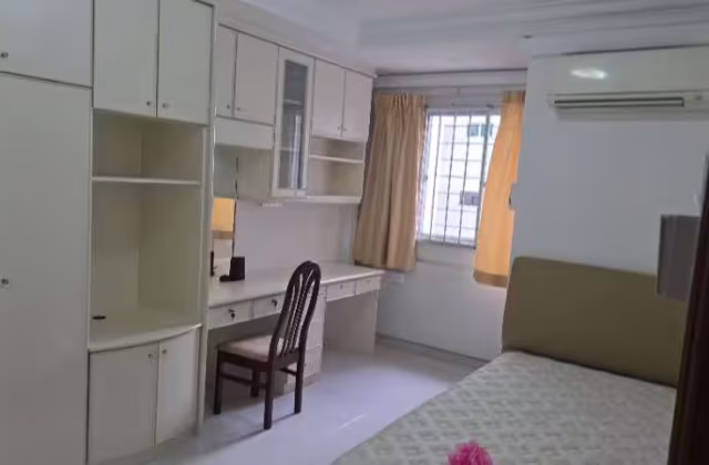 单间出租 • 西部集水区 • 450 Tampines Street 42 • S$1500 • 2房(1臥室) • 主人房