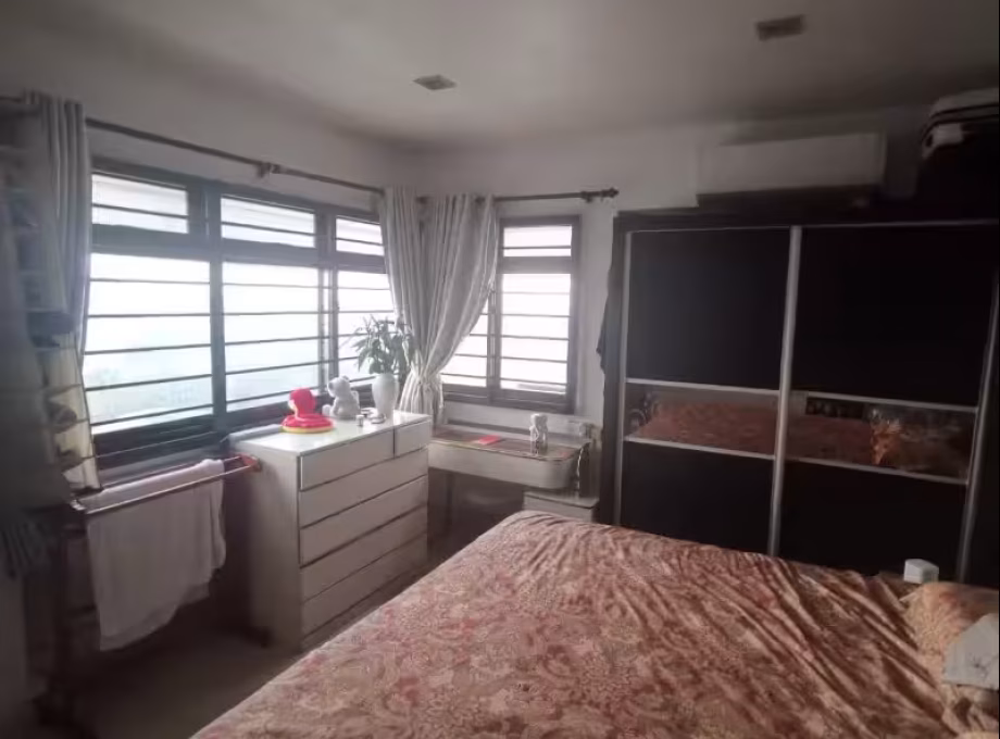 单间出租 • 红山 • 605 Senja Road • S$1600 • 4房(3臥室) • 主人房 照片