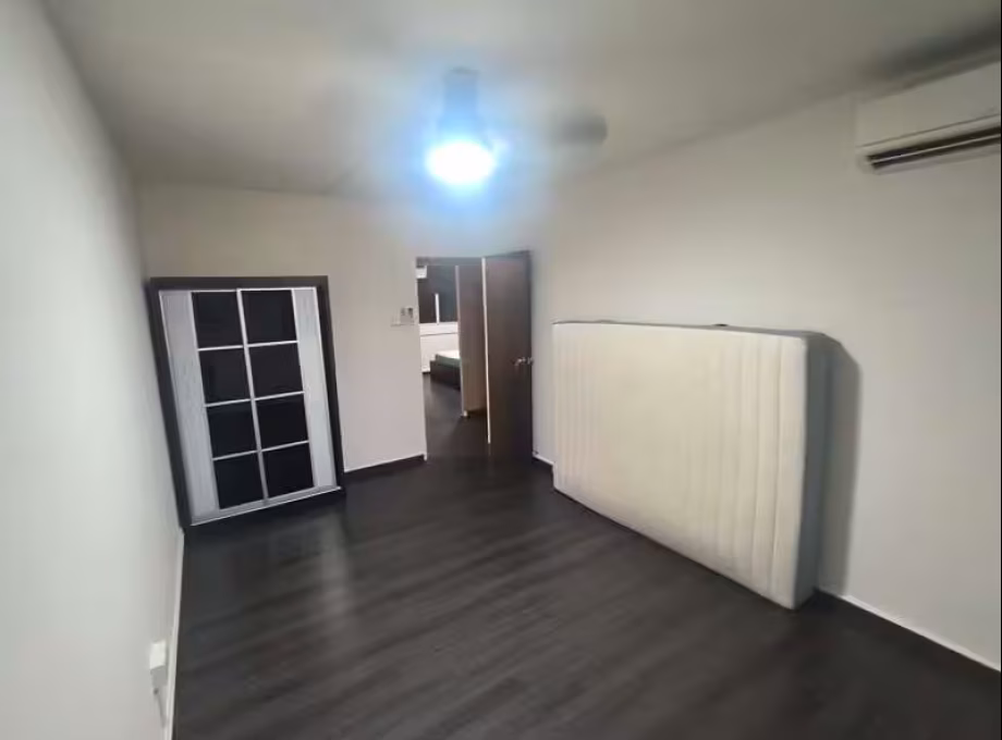 单间出租 • 梧槽 • 130 Yishun Street 11 • S$800 • 3房(2臥室) • 普通房 照片
