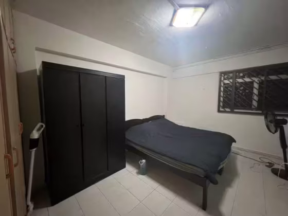 单间出租 • 梧槽 • 172 Yishun Avenue 7 • S$1000 • 5房(4臥室) • 普通房 照片