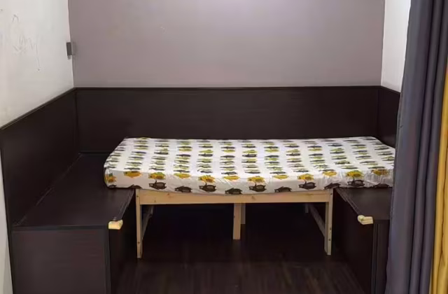单间出租 • 宏茂桥 • 409 Pasir Ris Drive 6 • S$500 • 3房(2臥室) • 佣人房