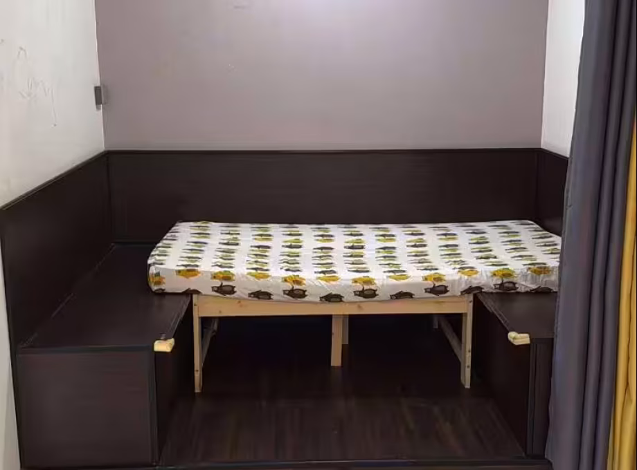 单间出租 • 宏茂桥 • 409 Pasir Ris Drive 6 • S$500 • 3房(2臥室) • 佣人房 照片