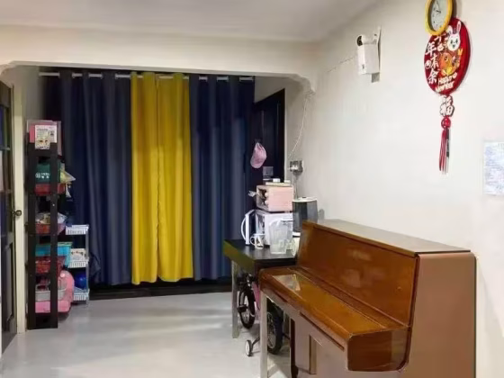 单间出租 • 宏茂桥 • 409 Pasir Ris Drive 6 • S$500 • 3房(2臥室) • 佣人房 照片