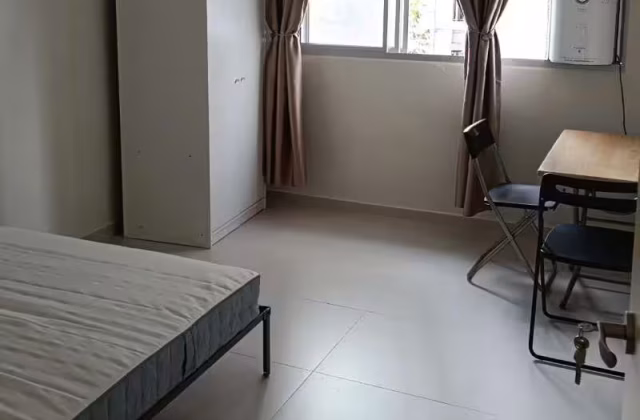 单间出租 • 林厝港 • 433 Jurong West Street 42 • S$1100 • 4房(3臥室) • 普通房