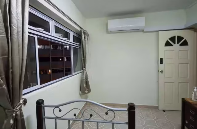 单间出租 • 巴耶利峇 • 315 Jurong East Street 32 • S$1000 • 4房(3臥室) • 普通房