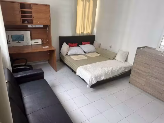 单间出租 • 纽顿 •  Caldecott Hill Estate • S$1800 • 住宅公寓 • 主人房 照片