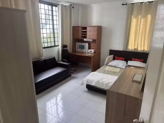 单间出租 • 纽顿 •  Caldecott Hill Estate • S$1800 • 住宅公寓 • 主人房 照片