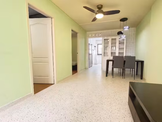 房屋出售 • 金文泰 • 86 Redhill Close • S$350000 • 3房(2臥室) • 635ft² / 58m² 照片