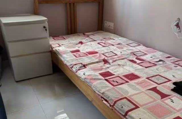 单间出租 • 武吉巴督 • 451B Bukit Batok West Avenue 6 • S$550 • 3房(2臥室) • 床位出租