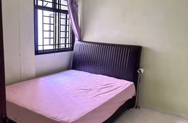 单间出租 • 梧槽 • 296 Yishun Street 20 • S$1150 • 3房(2臥室) • 普通房