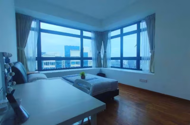 单间出租 • 加冷 •  City Square Residences • S$2450 • 4房(3臥室) • 主人房