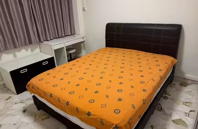 单间出租 • 梧槽 • 846 Yishun Ring Road • S$1000 • 5房(4臥室) • 普通房