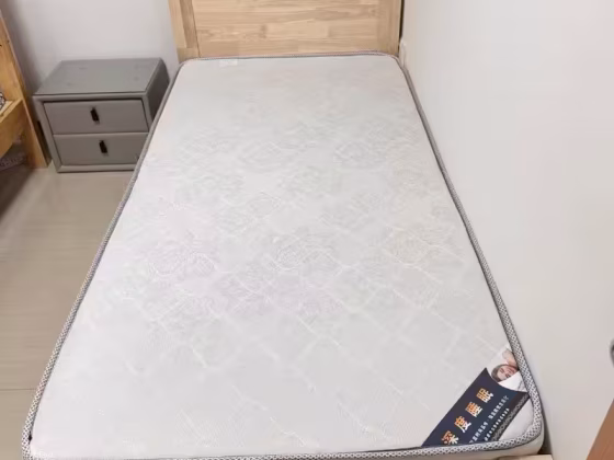 单间出租 • 梧槽 • 508A Yishun Avenue 4 • S$550 • 3房(2臥室) • 普通房 照片