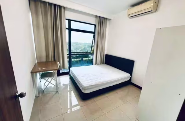 单间出租 • 金文泰 •  Blue Horizon • S$1400 • 住宅公寓 • 普通房