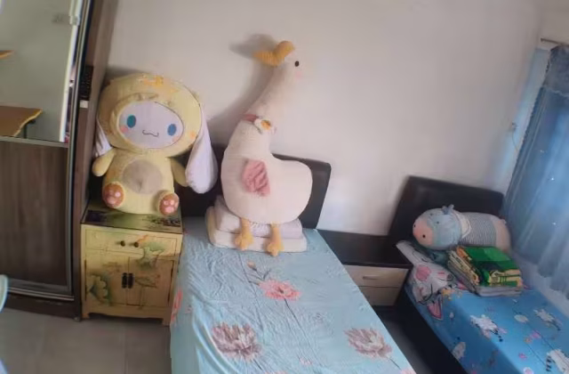 单间出租 • 林厝港 • 856 Jurong West Street 81 • S$1000 • 4房(3臥室) • 普通房